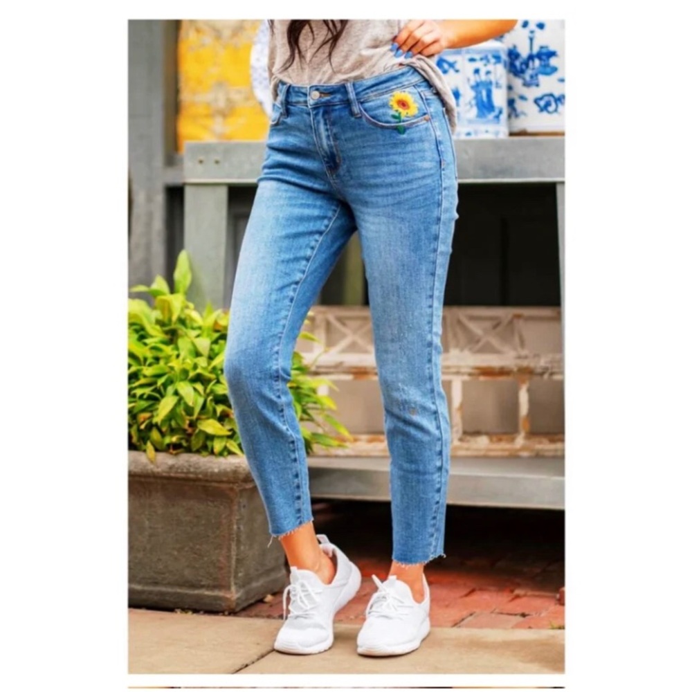 Judy Blue Light Blue Ankle Jeans with Sunflower Embroidered Detail